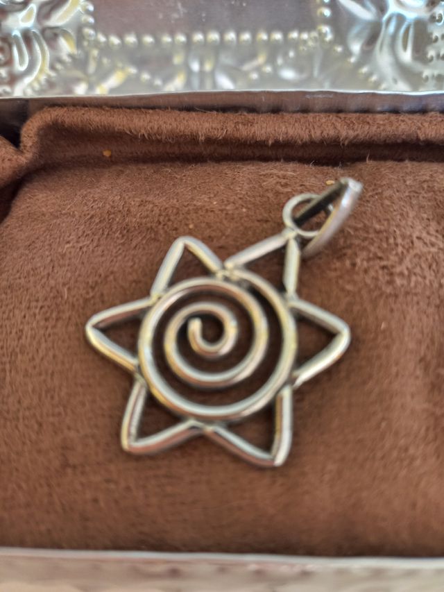 Colgante de plata.Nuevo