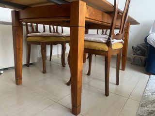 Mesa y sillas comedor