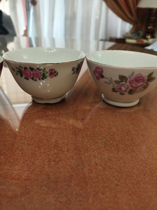 4 bols  de porcelana china y 1 inglesa