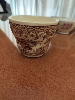 4 bols  de porcelana china y 1 inglesa