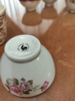 4 bols  de porcelana china y 1 inglesa