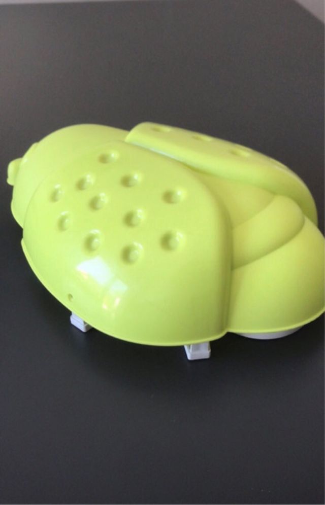 Lampada da parete coccinella color verde acido