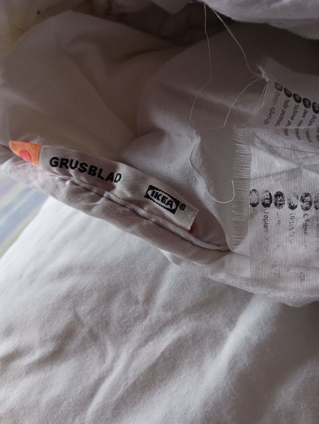 Capa de edredão, marca IKEA.