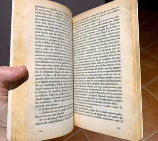 Libro UN MUNDO FELIZ