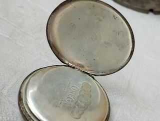 Antico orologio da tasca Omega in argento funziona