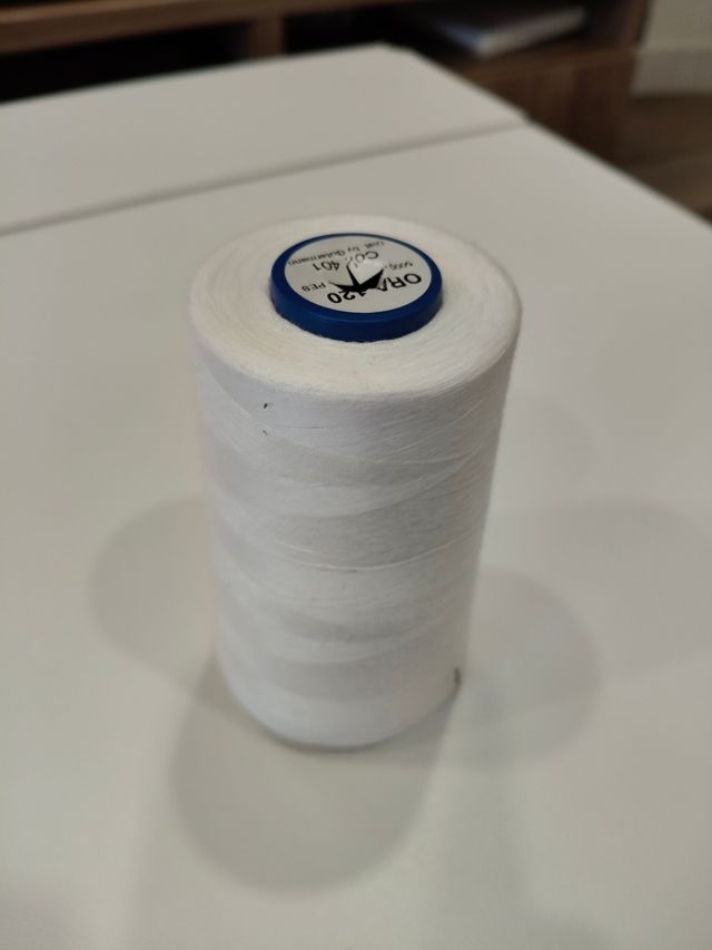 Conos de hilo 2€ ud