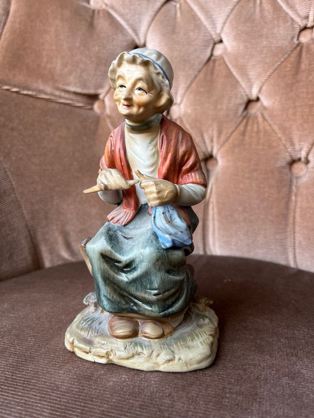 Figura porcelana abuelita