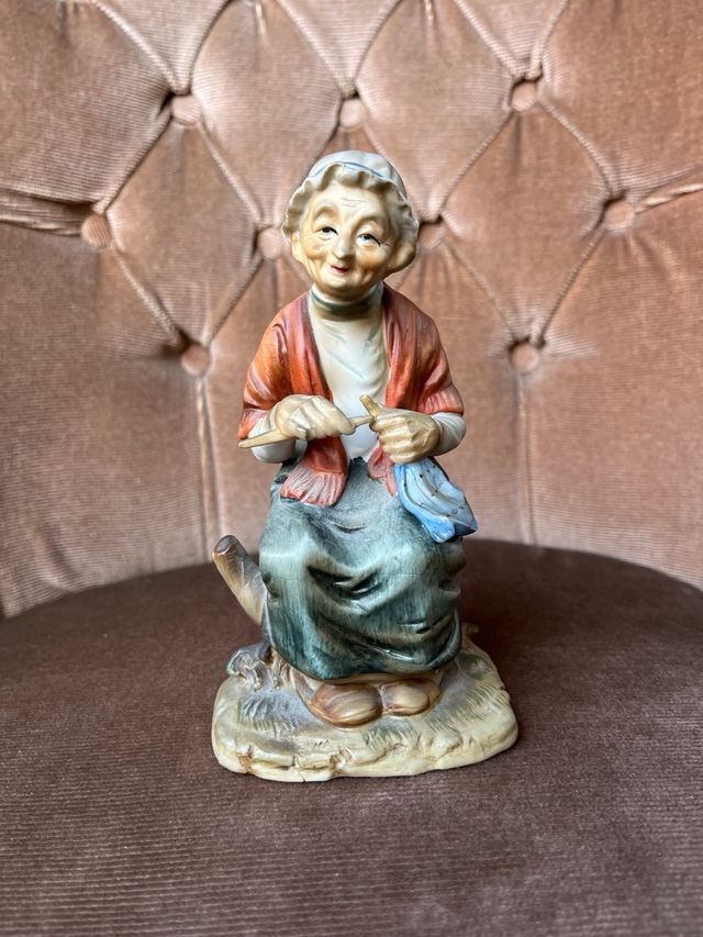 Figura porcelana abuelita