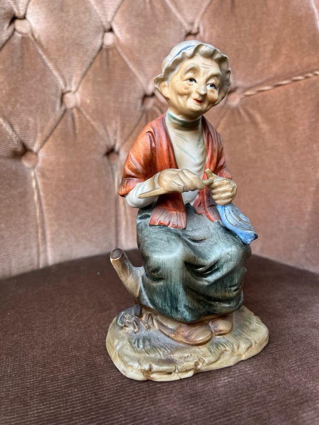 Figura porcelana abuelita