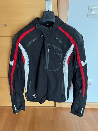 Chaqueta y pantalón moto