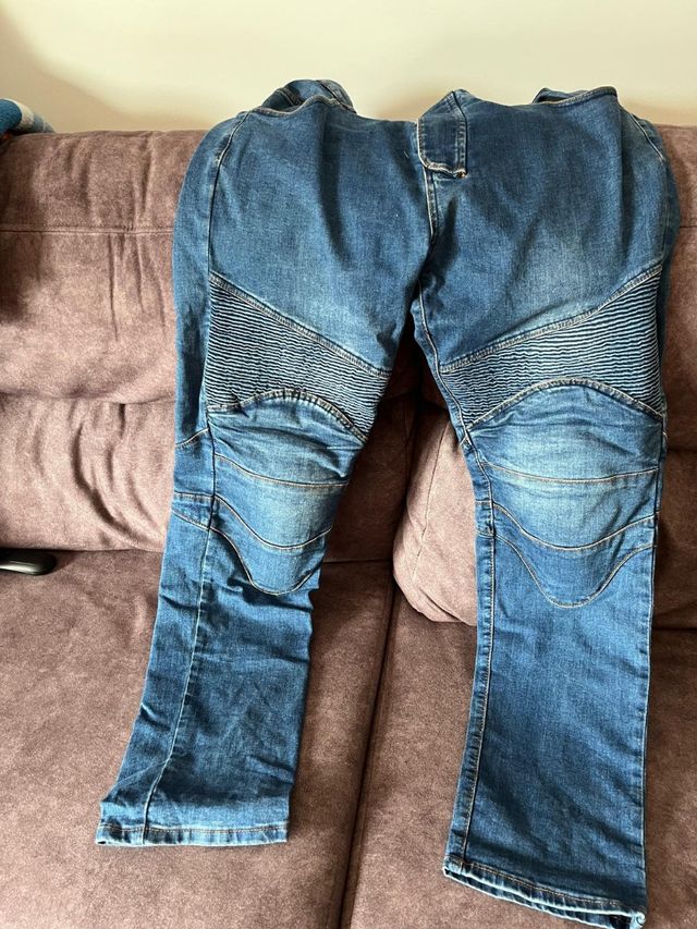 Chaqueta y pantalón moto