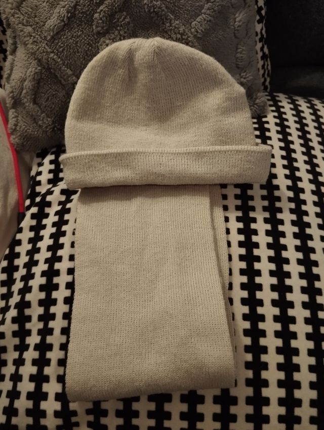 Juego de gorro y bufanda bebé 6-9 meses