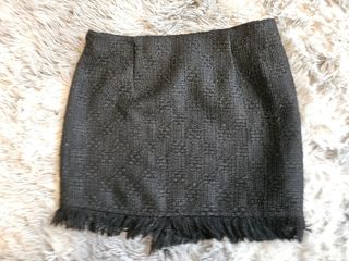 Minifalda negra flecos