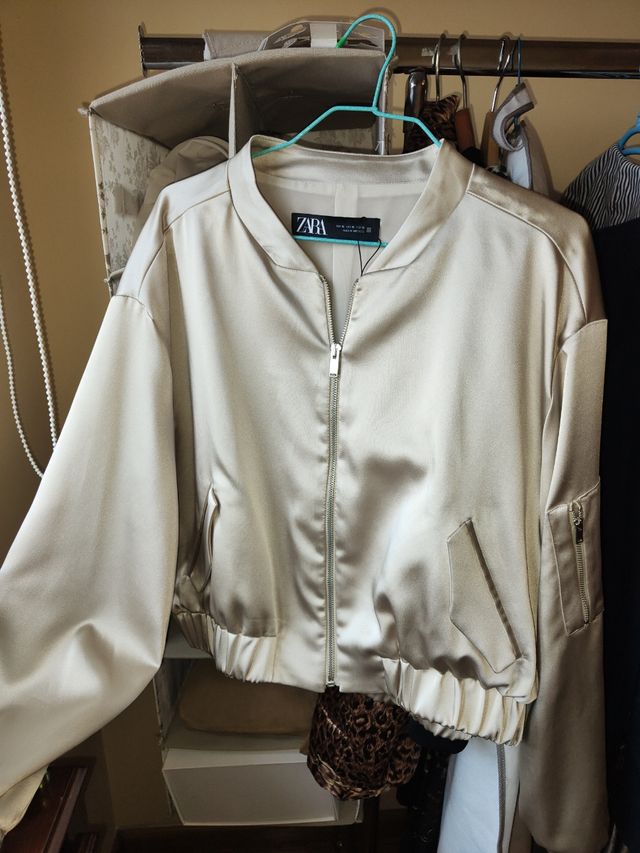 Chaqueta bomber beige dorado clara