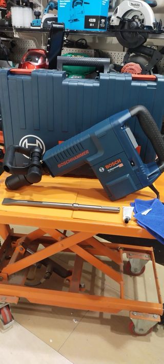 Martillo Bosch demoledor GSH 11E. 