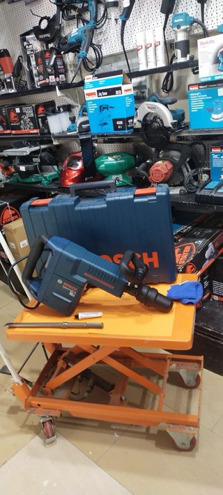 Martillo Bosch demoledor GSH 11E. 