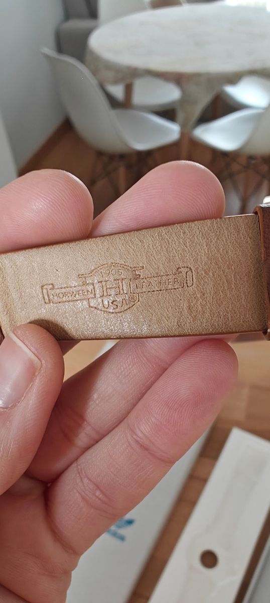 Adiwatch District L1 Gold - Leather