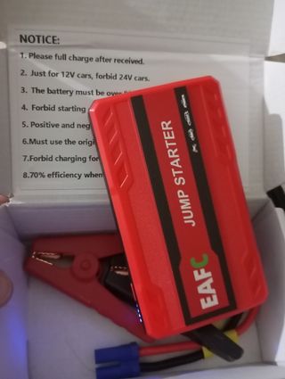Avviatore di emergenza per auto e moto con luce e 