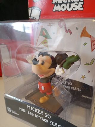 Figuras Mickey Mouse y Cojín Disney