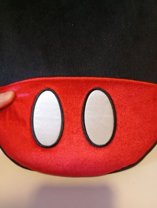 Figuras Mickey Mouse y Cojín Disney