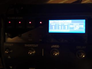 PEDALERA EFECTOS TC HELICON VOICELIVE 2