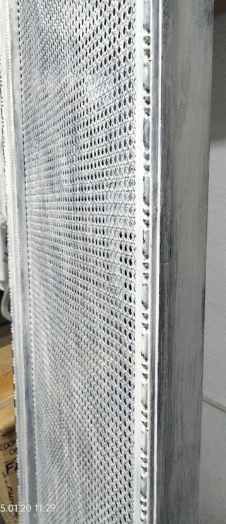 Cabecero de madera y enea