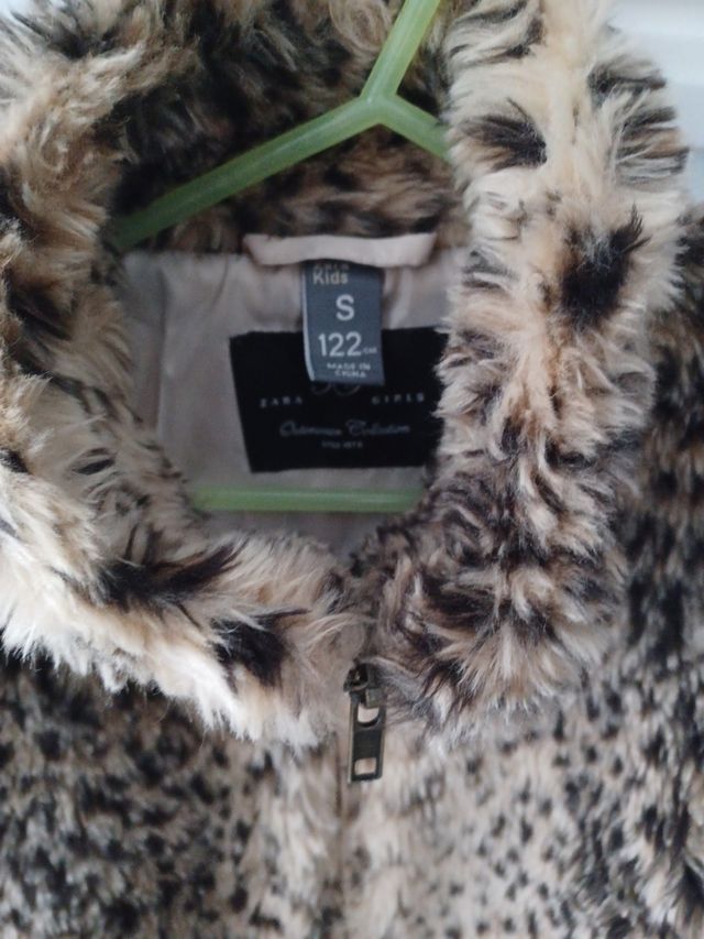 Chaleco Zara talla 122cm