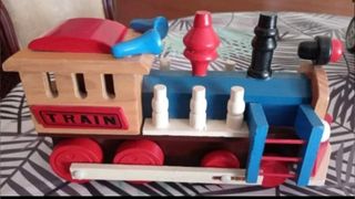 Juguete tren de madera antiguo 
