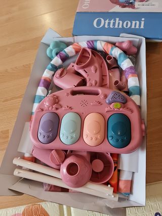 Gimnasio bebé con piano