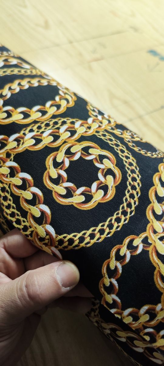 Tessuto a metro stile Versace