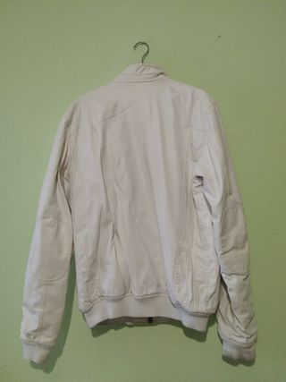 Cazadora blanca hombre