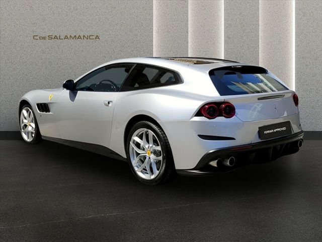 Ferrari GTC4 Lusso T DCT