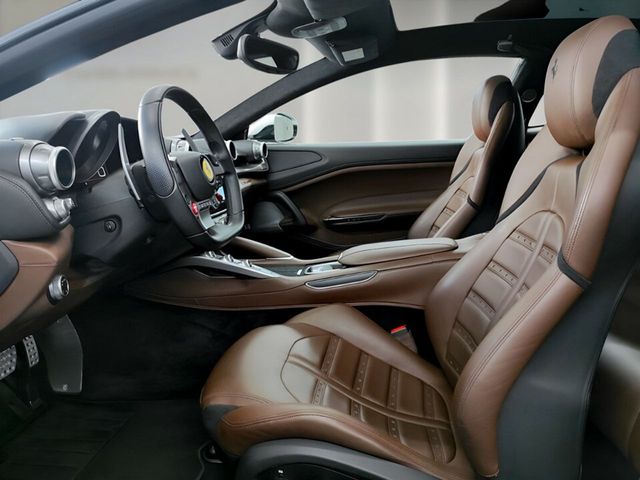 Ferrari GTC4 Lusso T DCT