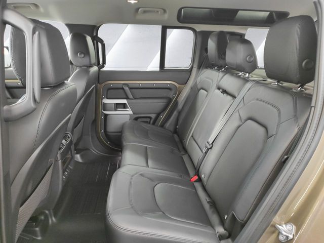 Land-Rover Defender 3.0D I6 250 SE 110 Auto 4WD MHEV