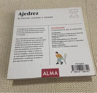 Ajedrez. Blancas juegan y ganan