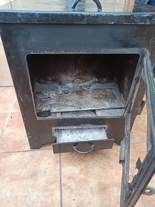 Estufa de leña..