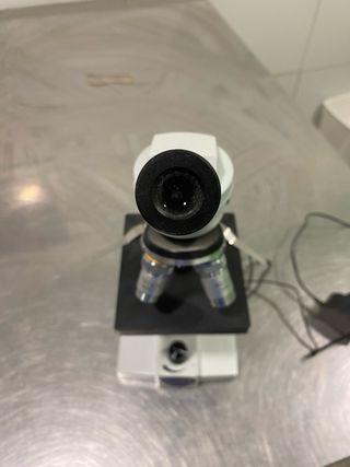 MICROSCOPIO MONOCULAR