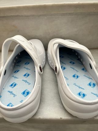 Zuecos Blancos trabajo