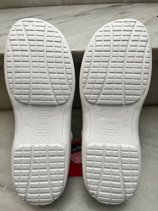 Zuecos Blancos trabajo