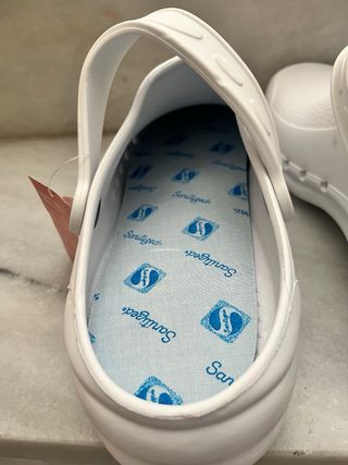 Zuecos Blancos trabajo