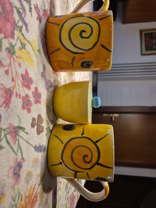 Zuccheriera più due tazze