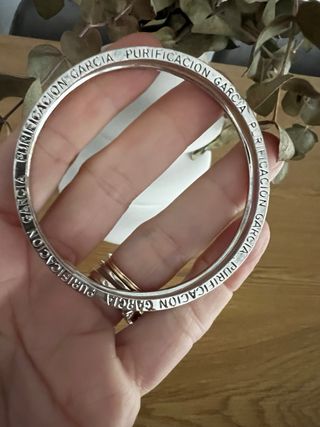 Pulsera Purificacion Garcia con Logos y circonitas