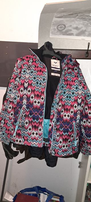 Chaquetón de plumas. ROXY
