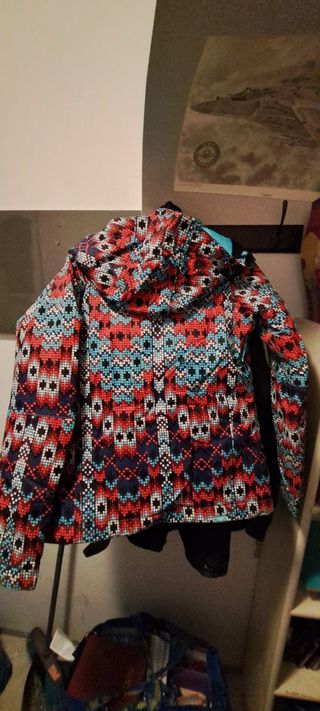 Chaquetón de plumas. ROXY