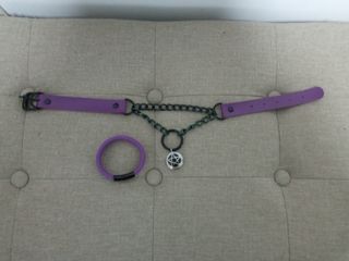 Collar choker violeta+pulsera a juego.