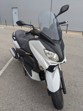 Yamaha X-max 250 como nueva