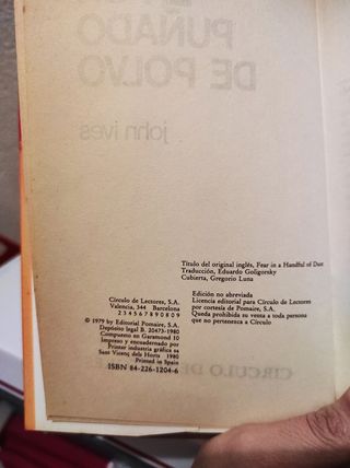 Miedo En Un Puñado De Polvo