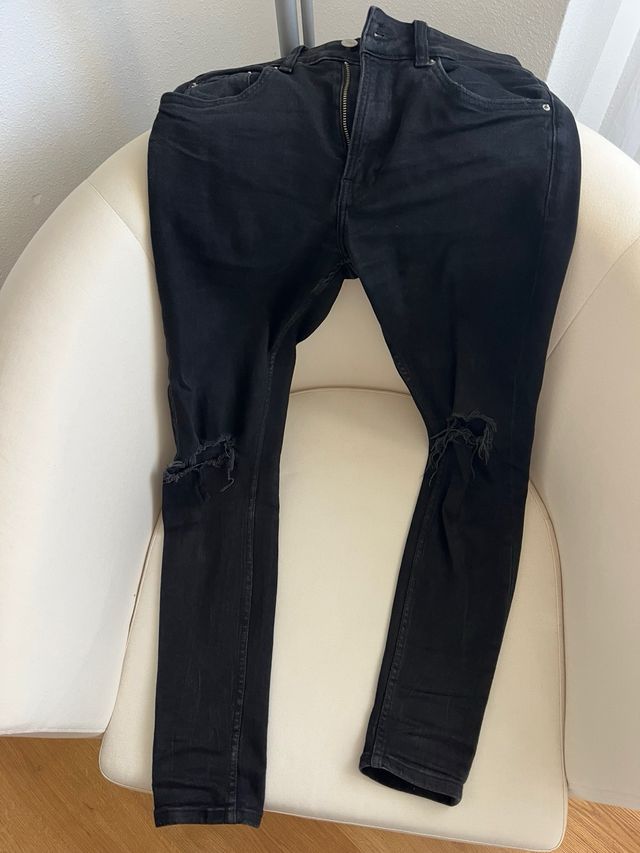 Pantalones vaqueros rotos