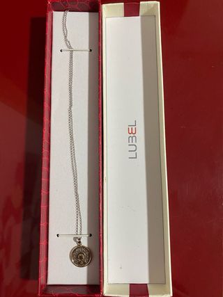 Cadena y medalla de niña