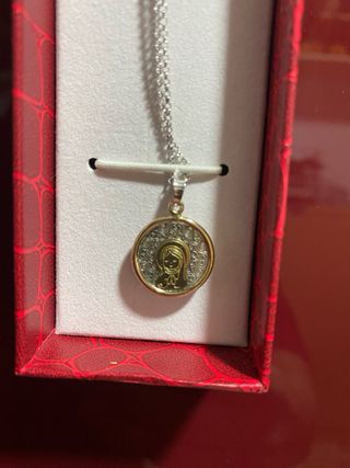 Cadena y medalla de niña